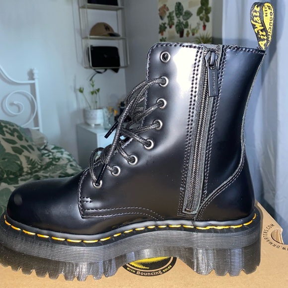 Dr. Martens Shoes - DR MARTENS PLATFORM WOMEN 7 NEVER WORN